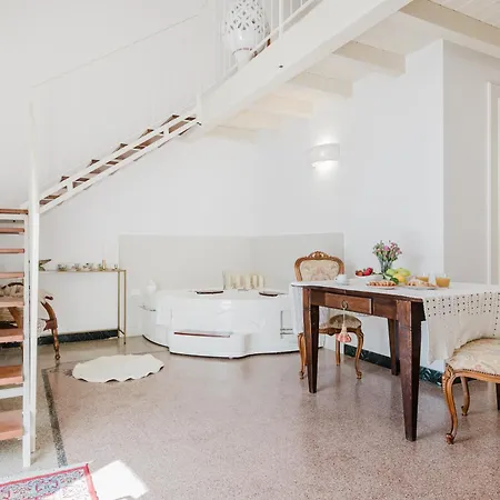 Le Stanze Di Felline- E Monolocali Vacanze- فندق مبيت وإفطار 4*