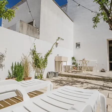 Le Stanze Di Felline- Monolocali Vacanze- Bed & Breakfast