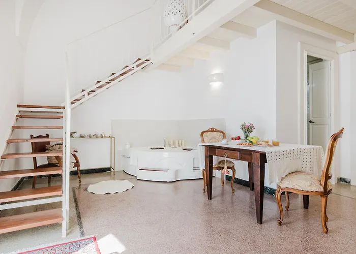 Le Stanze Di Felline- E Monolocali Vacanze- 住宿加早餐酒店 4*